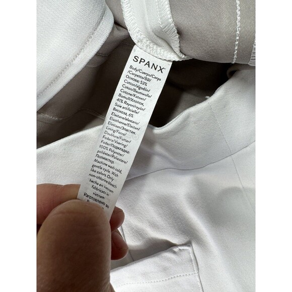 Spanx On the Go 6" Shorts White Silver Lining Technology Size L - Picture 11 of 16